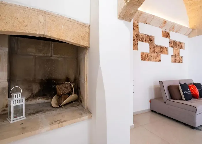 Corte Aragonese Privata فيليي