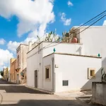 Corte Aragonese Privata דירה *